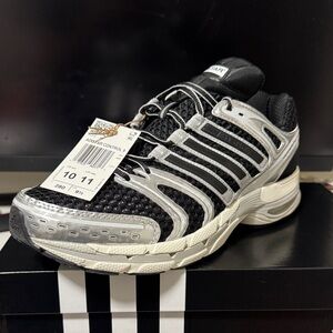 Adidas Men's Black and Silver Sneakers